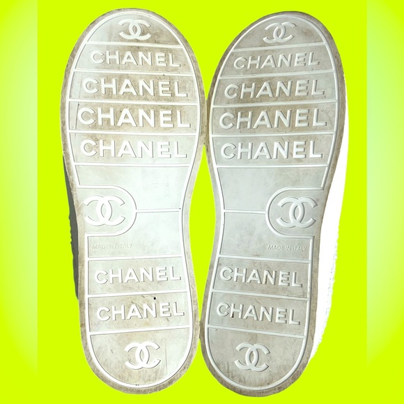 CHANEL 2024 SS CASUAL STYLE PLAIN LOGO LOW-TOP SNEAKERS - Picture 10 of 14